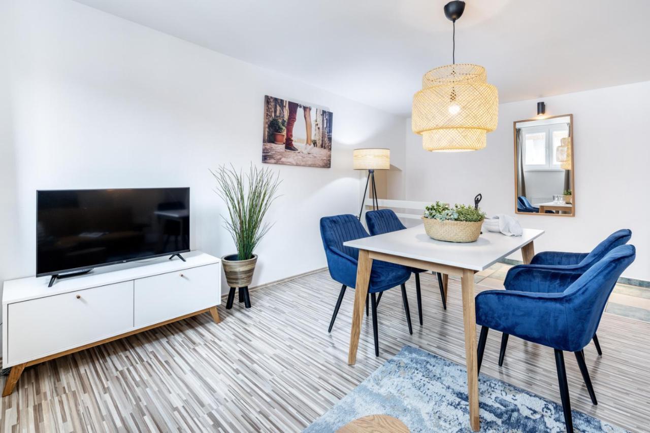 זנוימו Wine & Bike City Tower Apartments מראה חיצוני תמונה
