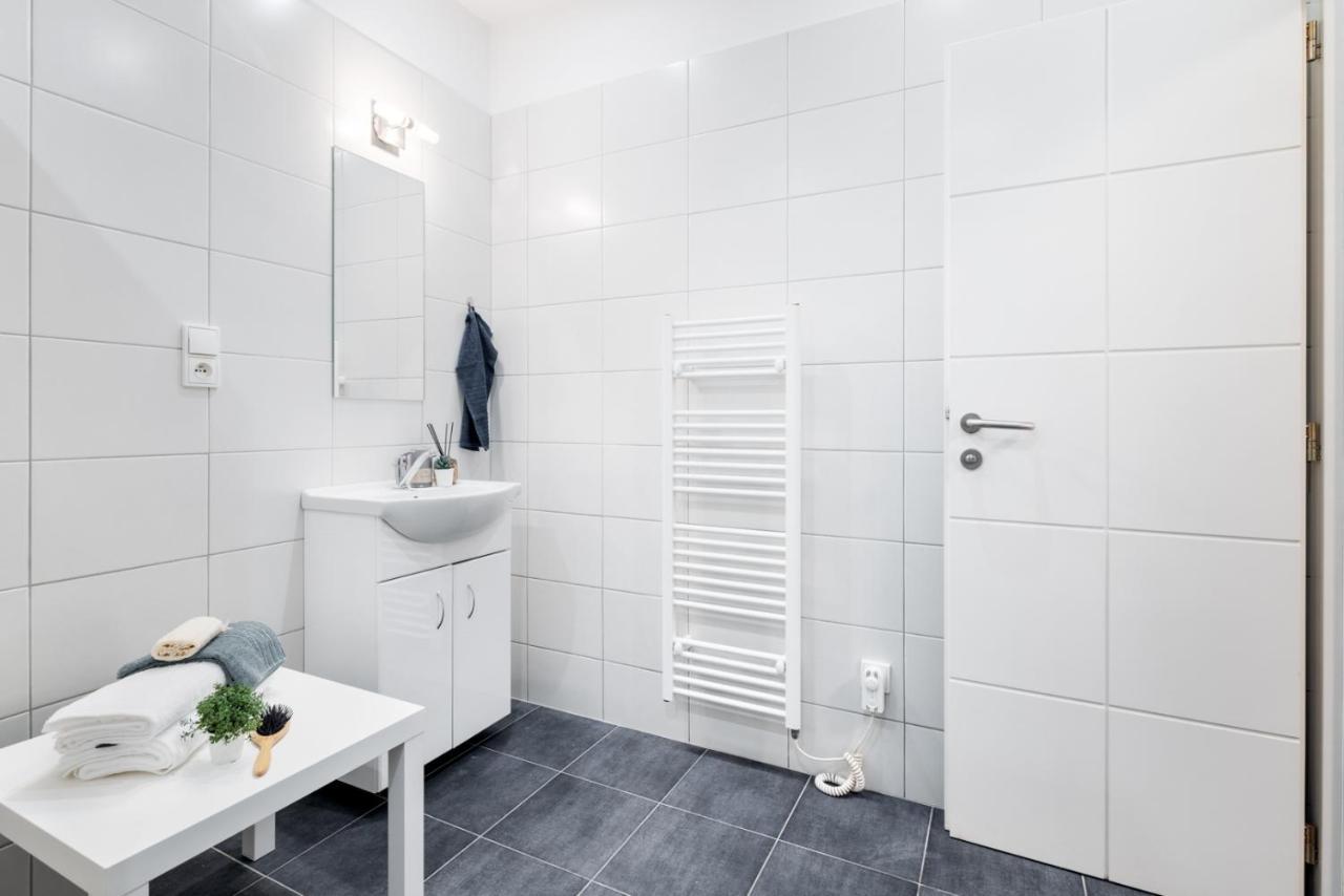 זנוימו Wine & Bike City Tower Apartments מראה חיצוני תמונה