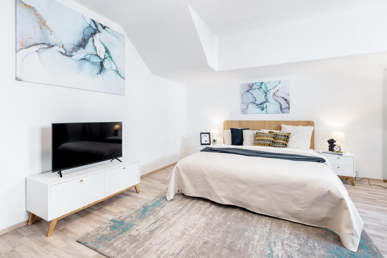 זנוימו Wine & Bike City Tower Apartments מראה חיצוני תמונה
