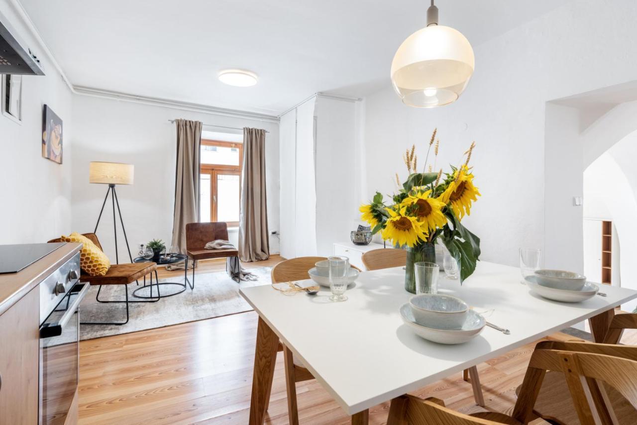 זנוימו Wine & Bike City Tower Apartments מראה חיצוני תמונה