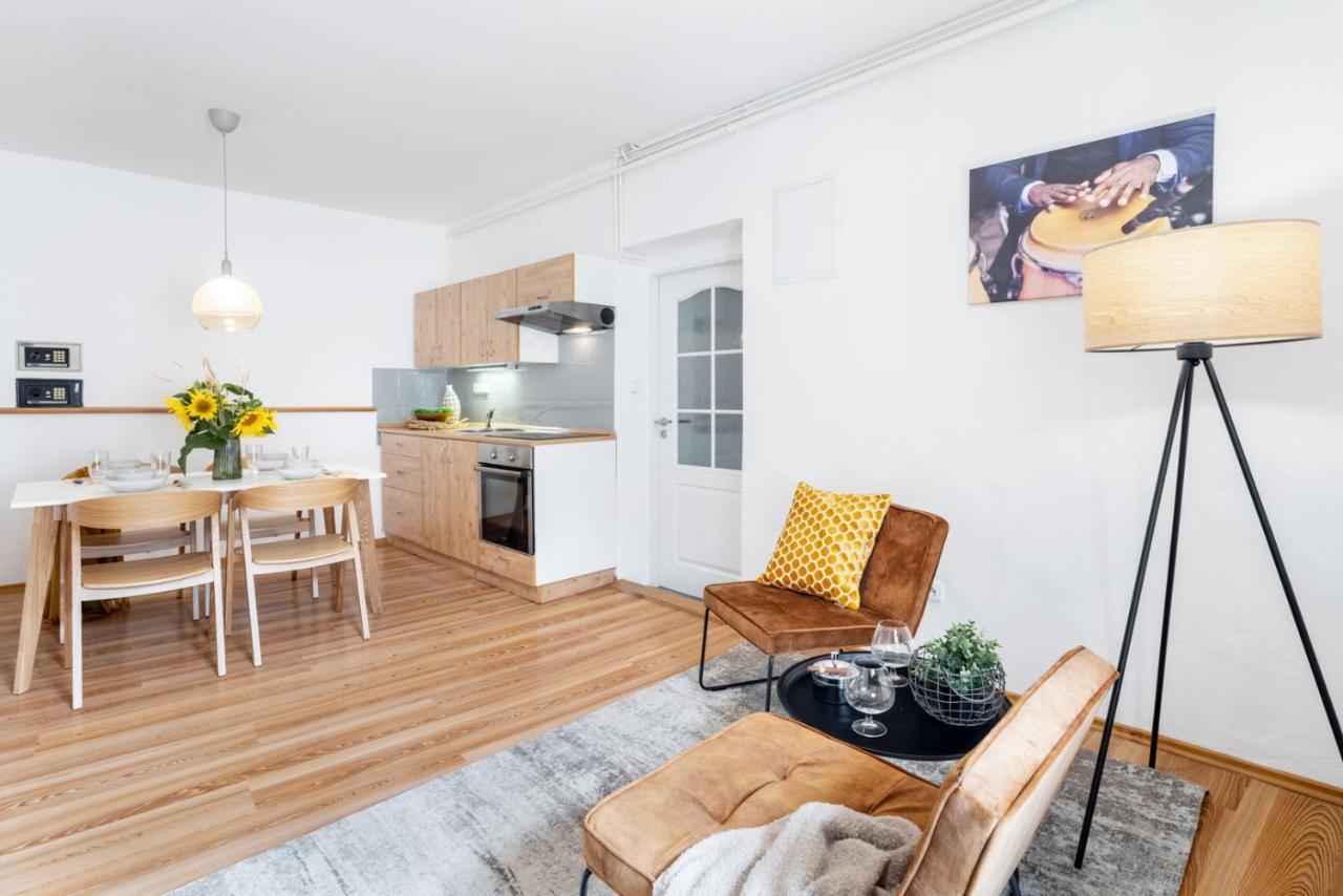 זנוימו Wine & Bike City Tower Apartments מראה חיצוני תמונה