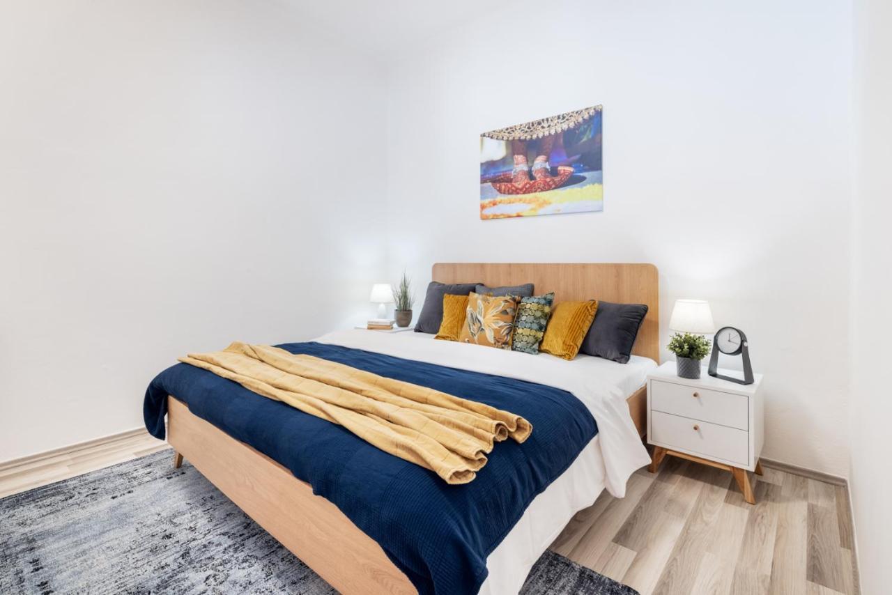 זנוימו Wine & Bike City Tower Apartments מראה חיצוני תמונה